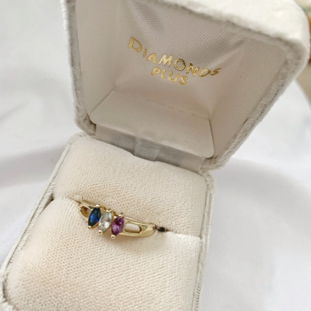 Beautiful Gold Ring with Multicolor Gems